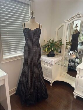 Elegant Black Striped Mermaid Evening Dress